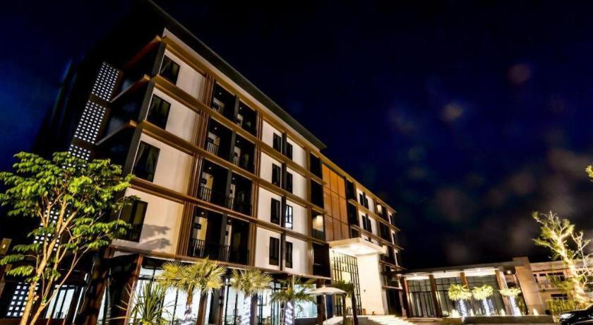 Boondara Boutique Hotel Nakhon Phanom Bagian luar foto
